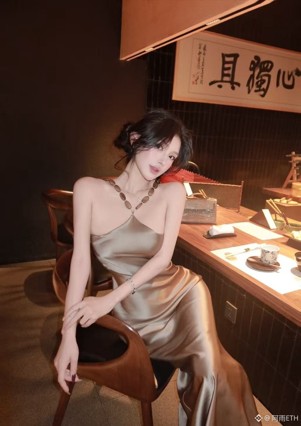 一个女生在币圈待久了，真的会变得很清醒

刚进币圈那会，我也很容易上头。

看到别人一天赚几千U，会羡慕。

看到某个币