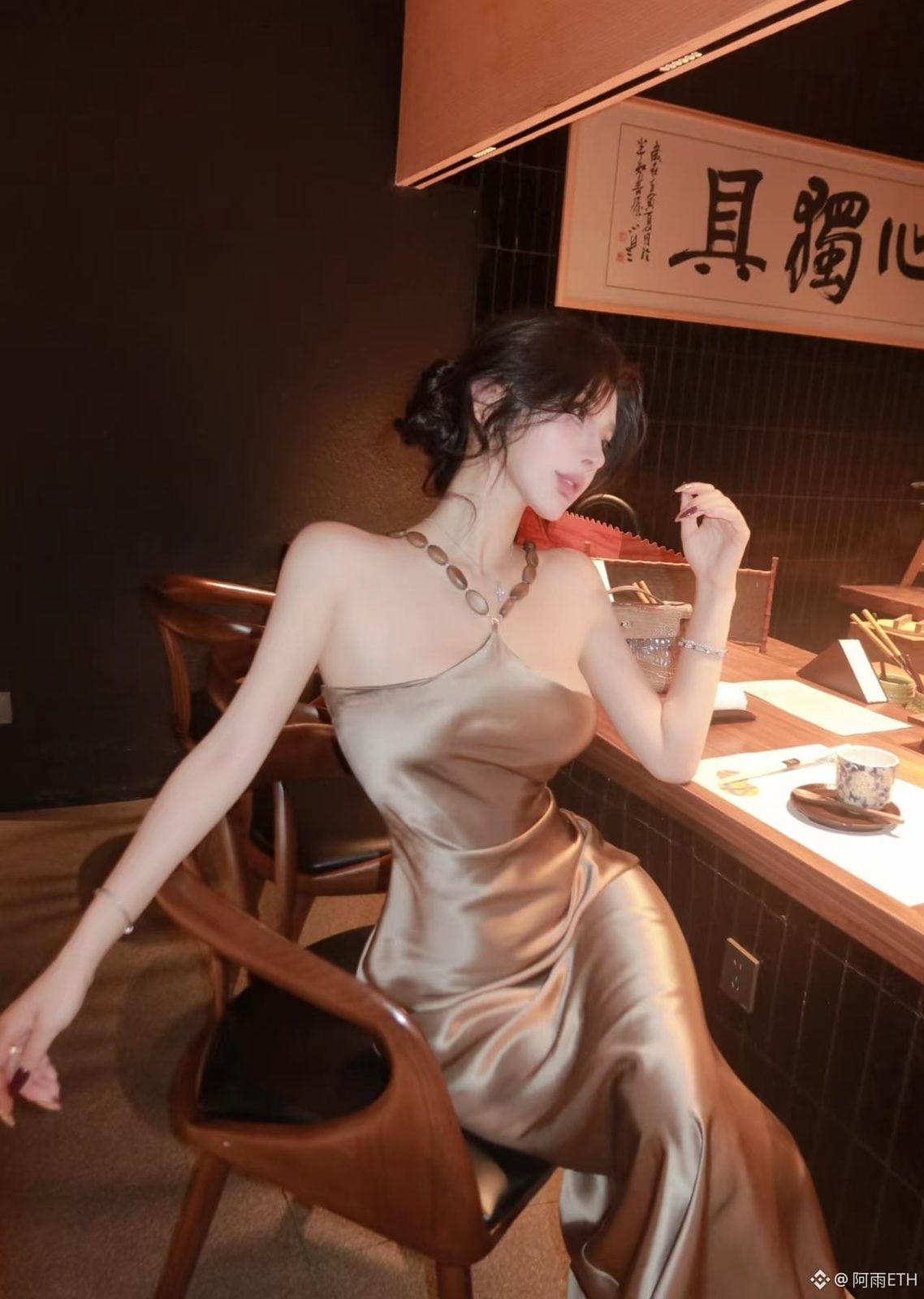 一个女生在币圈待久了，真的会变得很清醒

刚进币圈那会，我也很容易上头。

看到别人一天赚几千U，会羡慕。

看到某个币
