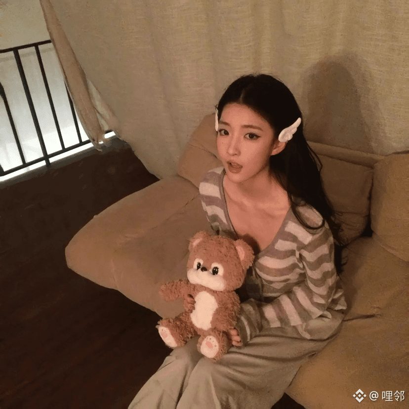 大资金到底在憋什么大招？

先看大方向：HYPE日线走得特别漂亮，前几天刚一脚踹开阻力位，多头趋势非常明显。虽然这两天在