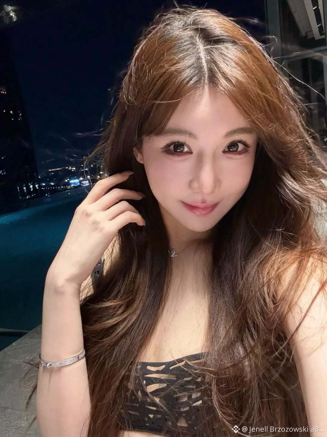 八年前，我第一次进币圈的时候，账户里只有2万。
那时候下单，手都会发抖。
现在经历几轮牛熊后，账户里的数字变大了，人反而