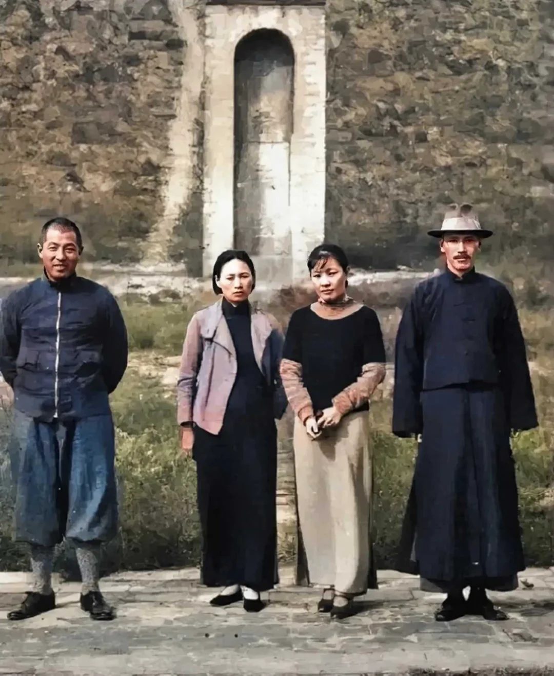 蒋介石夫妇、张学良夫妇合影